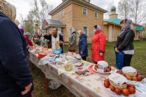 «1 мая 2021 год, освящение куличей, яиц и пасох в Архангельском храме п. Ермишь.»