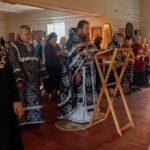 "18 апреля 2025 года, в Великий Пяток — день, посвященный воспоминанию Святых спасительных Страстей Господа нашего Иисуса Христа, иерей Николай Антонов совершил вечерню с выносом Плащаницы в Архангельском храме п. Ермишь."