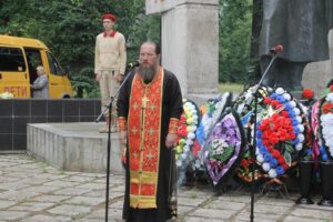"Настоятель Архангельского храма р. п. Ермишь иерей Николай Антонов принял участие в мероприятии, посвященном Дню памяти и скорби."